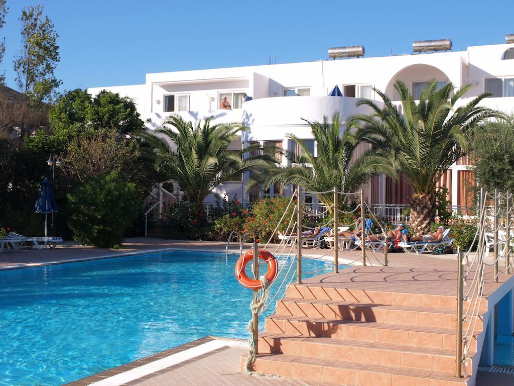 Eristos Beach Hotel Megalon Chorion  Екстер'єр фото