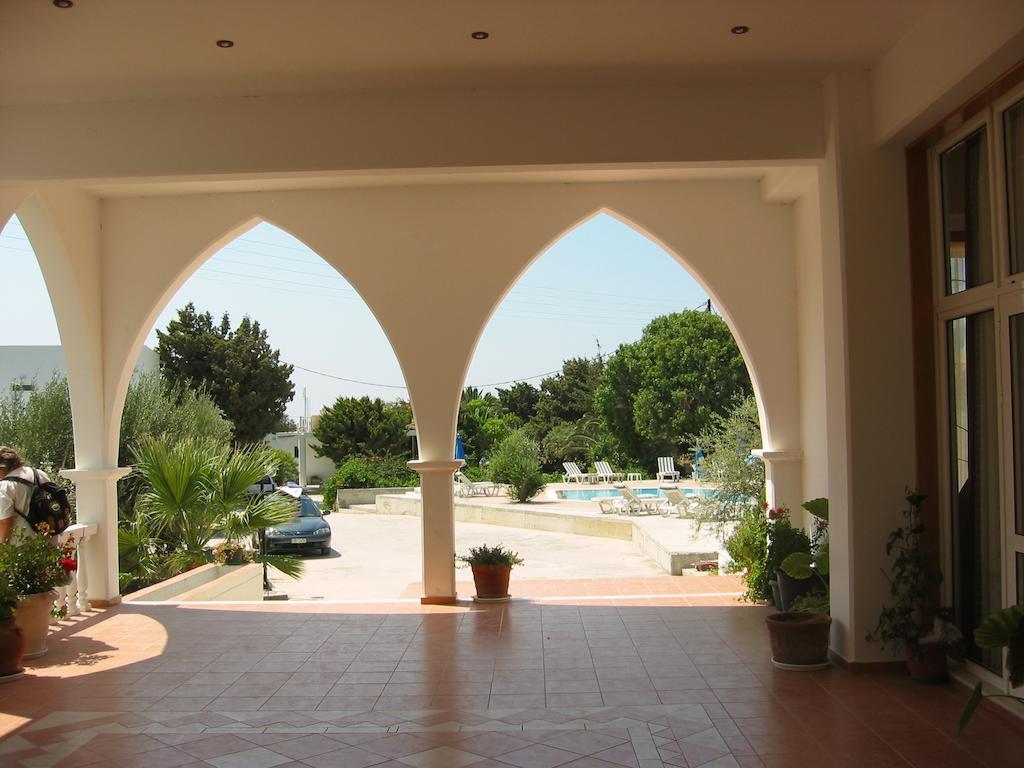 Eristos Beach Hotel Megalon Chorion  Екстер'єр фото