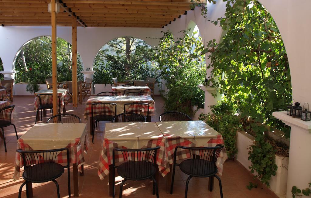 Eristos Beach Hotel Megalon Chorion  Екстер'єр фото