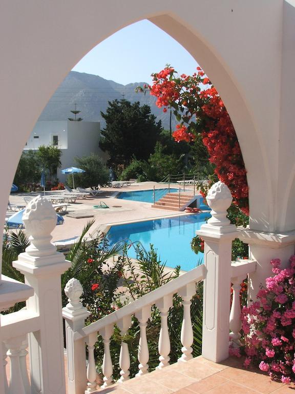 Eristos Beach Hotel Megalon Chorion  Екстер'єр фото