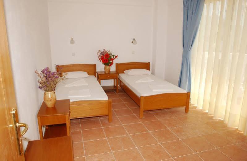 Eristos Beach Hotel Megalon Chorion  Екстер'єр фото